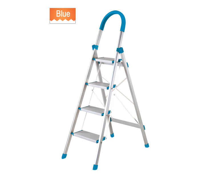 Aluminum ladder can be easily folded the top pedal is widened